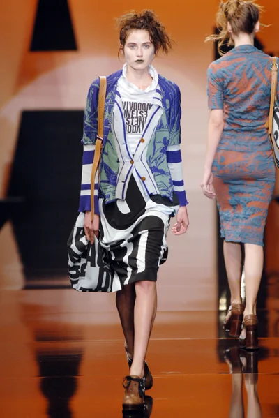 Look 15